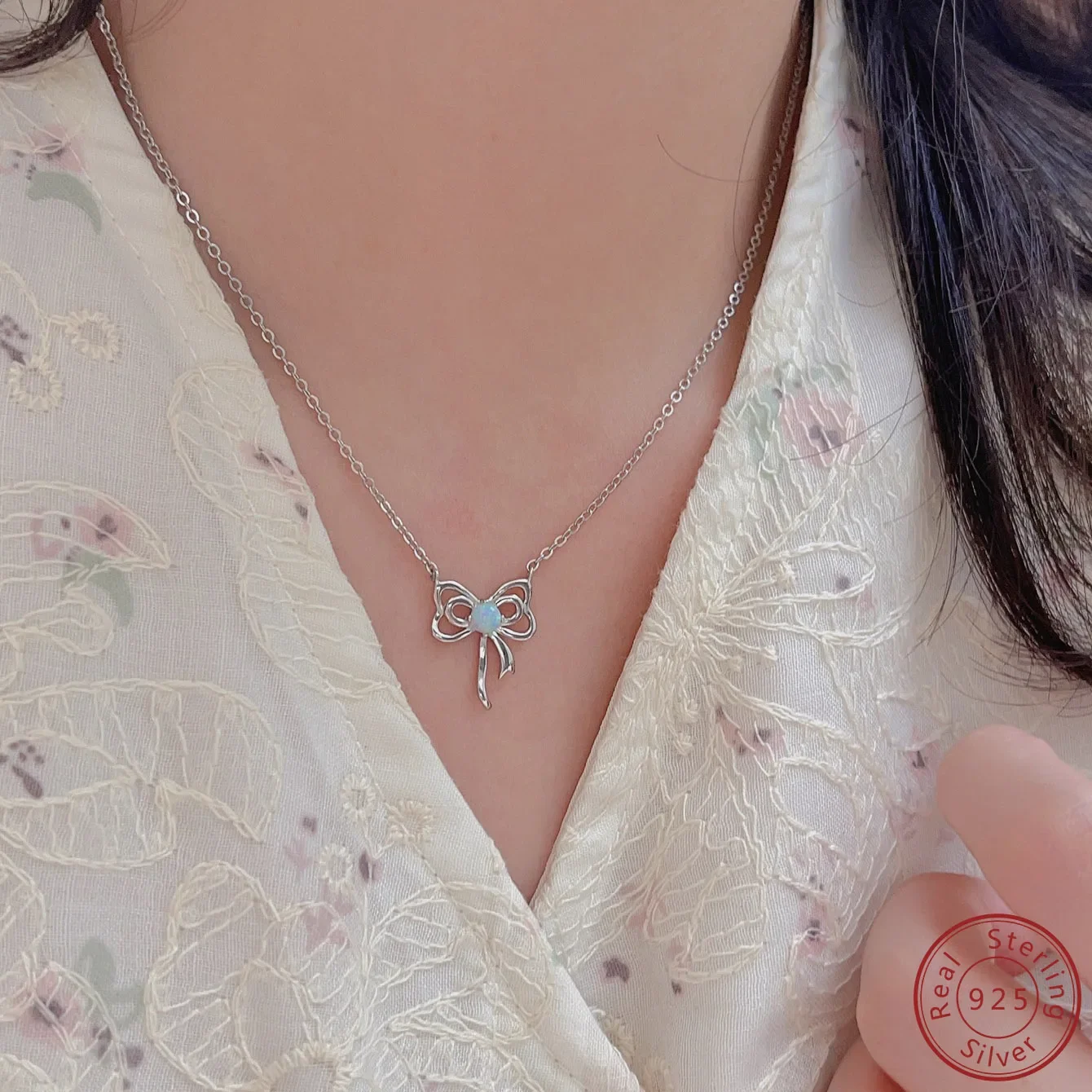 

2025 New 100% S925 sterling silver bow white opal necklace fashionable niche temperament high-end feeling necklace for women