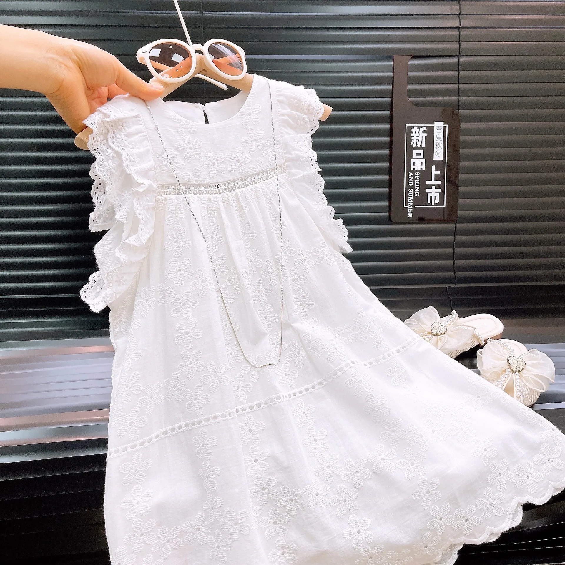 Girl\'s Summer Princess Style Dress Cute Fashionable Beautiful Lace Hollow Dress With Flying Sleeves Elegant Birthday Party Dress