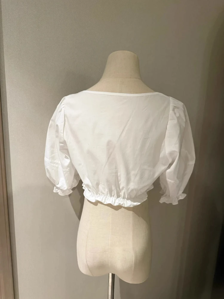 

White Tea Doll Bubble Sve ort irt Women's Waist Large U-ne Knot ort Sve Top Summer 2025