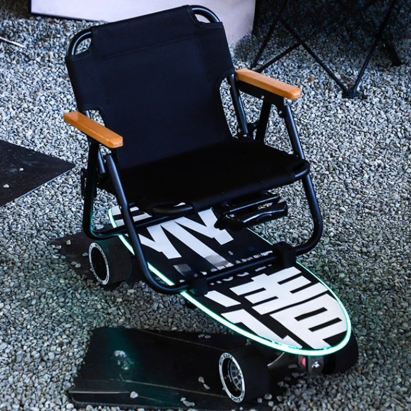 

Electric skateboard can be remotely controlled for adults to travel on four wheels