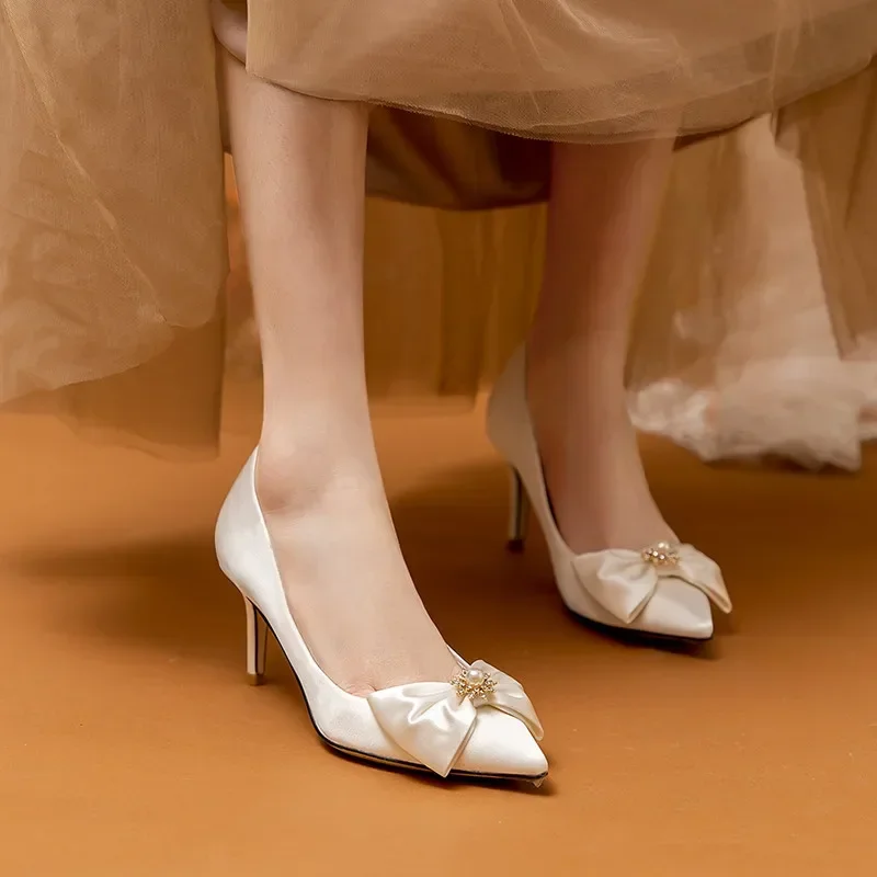 

White wedding shoes, new wedding dress, bride's shoes, wine red Xiuhe bow high heels, small fragrant style single shoes