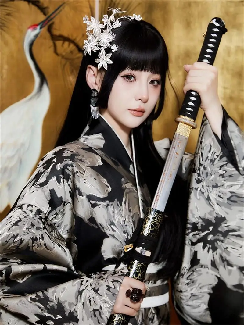 

Традиционное японское кимоно для фотосессий, черно-золотой халат, улучшенная версия для студийных фотосессий, женская модель.