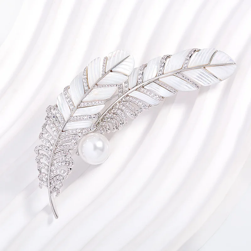 OKILY Luxury Natural Fritillary Feather Brooch High-end Design Freshwater Pearl Temperament Elegant Corsage Unisex Accessories