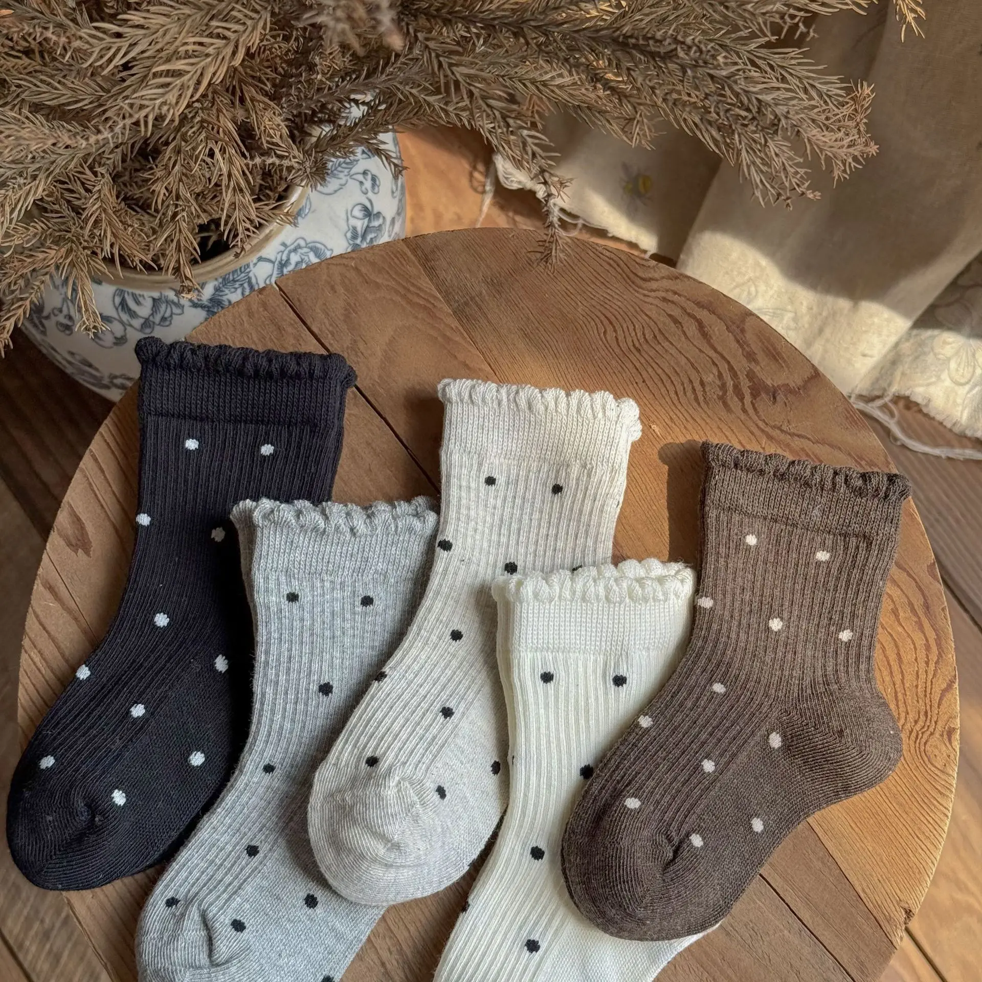 Sweet and Lovely Princess Style Socks for Girls Soft and Comfortable Combed Cotton with A Wave Like Texture Short Socks