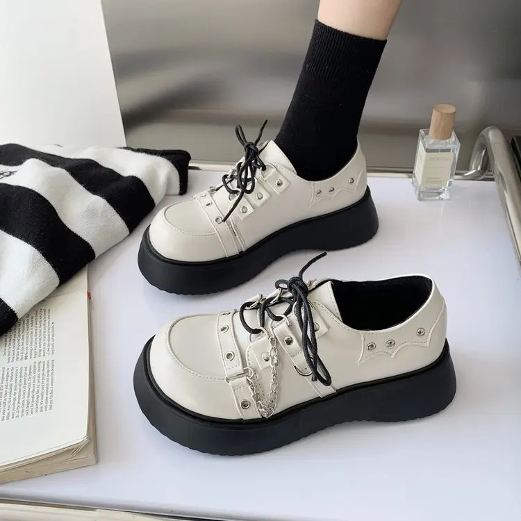 Sepatu Oxford Platform Chunky Rantai Paku Keling Retro Baru 2022 untuk Wanita Sepatu Gotik Lolita Wanita Sekolah Kulit Paten