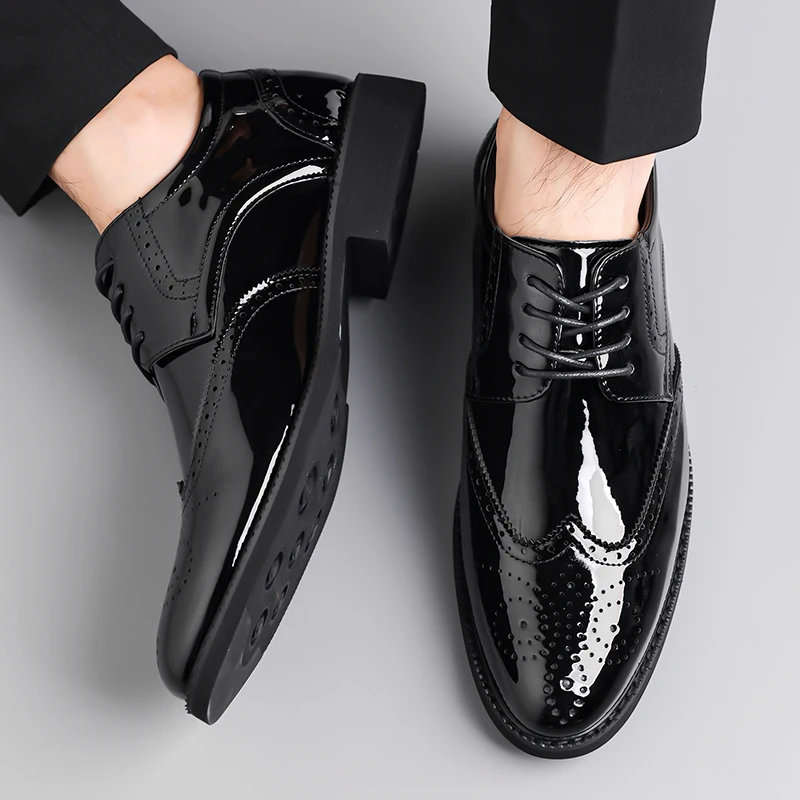 2026 High Quality Men's Carved Oxford Shoes Autumn Men's Patent Leather Comfortable Lace Up Business Formal Casual Leather Shoes