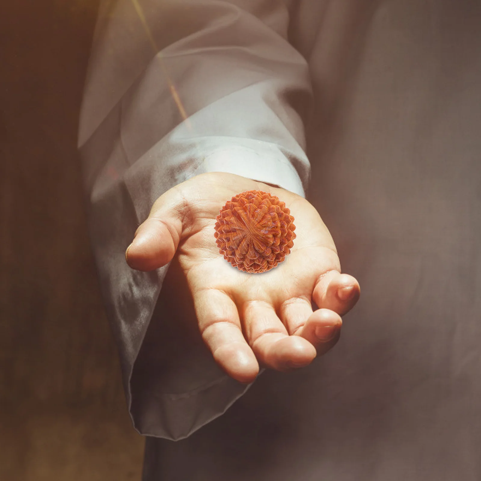 

2Pcs Wooden Handballs Natural Durian-Shaped Sphere Hand Exercise Balls for Muscle Stretch Relaxation and Home Decor Use