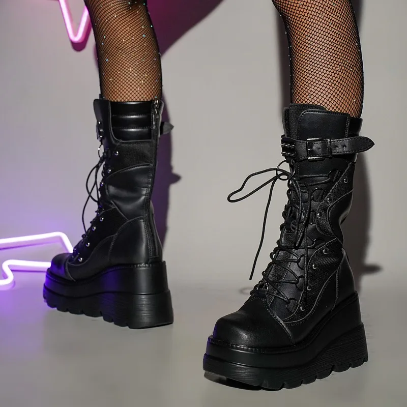 

Байкерские ботинки на платформе, популярные ботинки средней длины для девочек, черная женская обувь на шнуровке