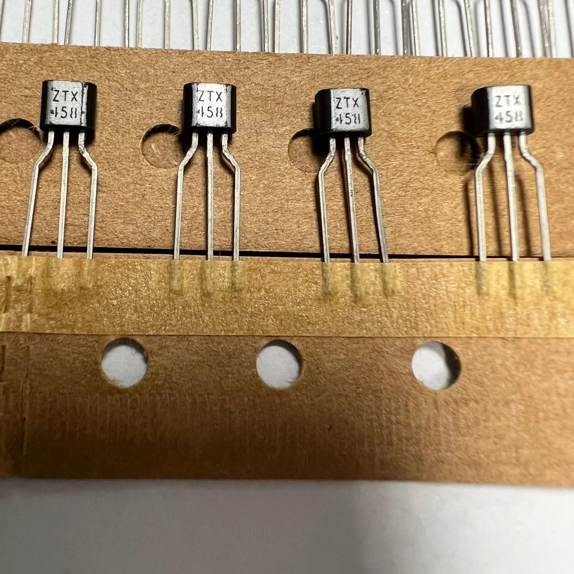10PCS/LOT electronic components TO-92 ZTX458 ZTX558 ZTX658 ZTX758 ZTX751 ZTX651 2SK68A ZTX551 ZTX451 ZTX851 ZTX951