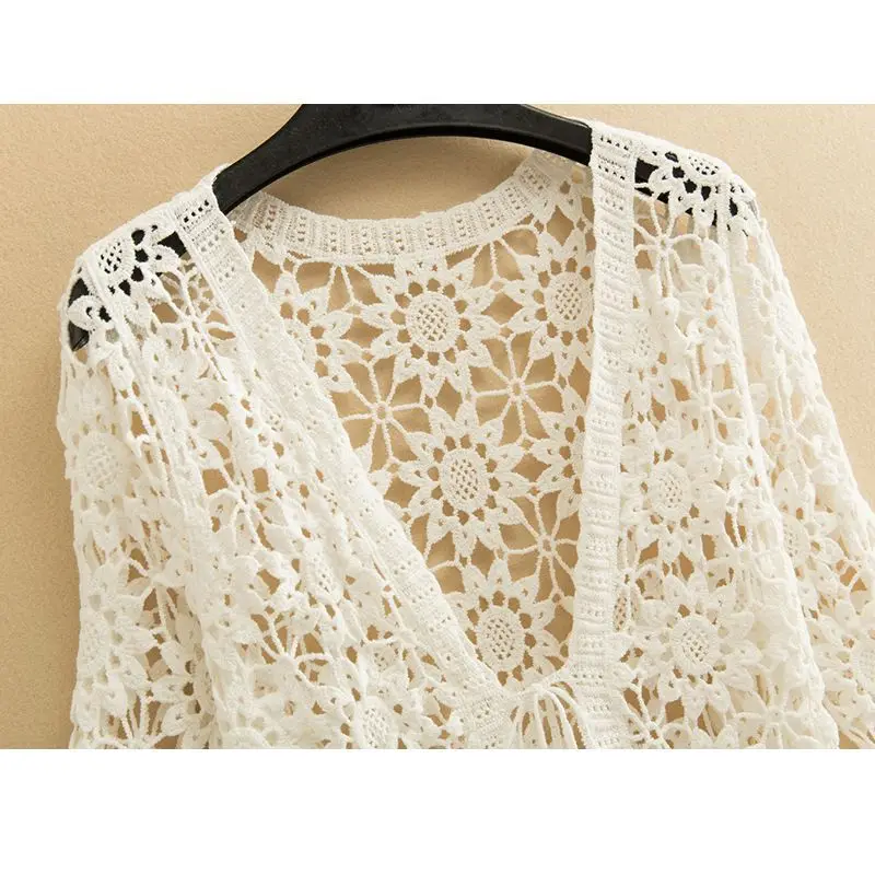 Hollow lace sunscreen cardigan with loose knit straps, air-conditioned jacket, spring and autumn new thin women\'s clothing