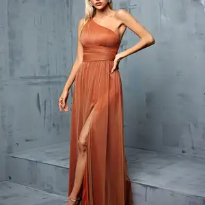 Mgiacy-gebundenes von einer Schulter-Pailletten, asymmetrische Taille faltet sich auf der Brust, hohlen Schlitz, ein Schwung, langer Strickrock, Nachtkleid 6 Hauptverkäufe mit Overlay - №4