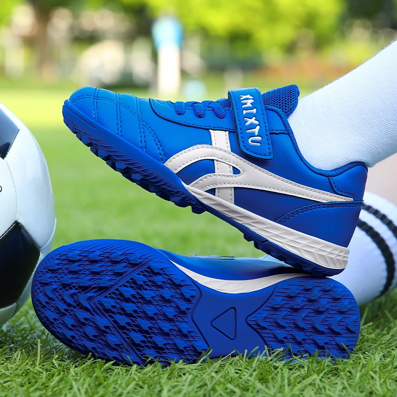 

Profional Children's Fooall oes Boys' Training oes ort Nails TF Synthetic Leather Breathable Low Cut Fooall Boots