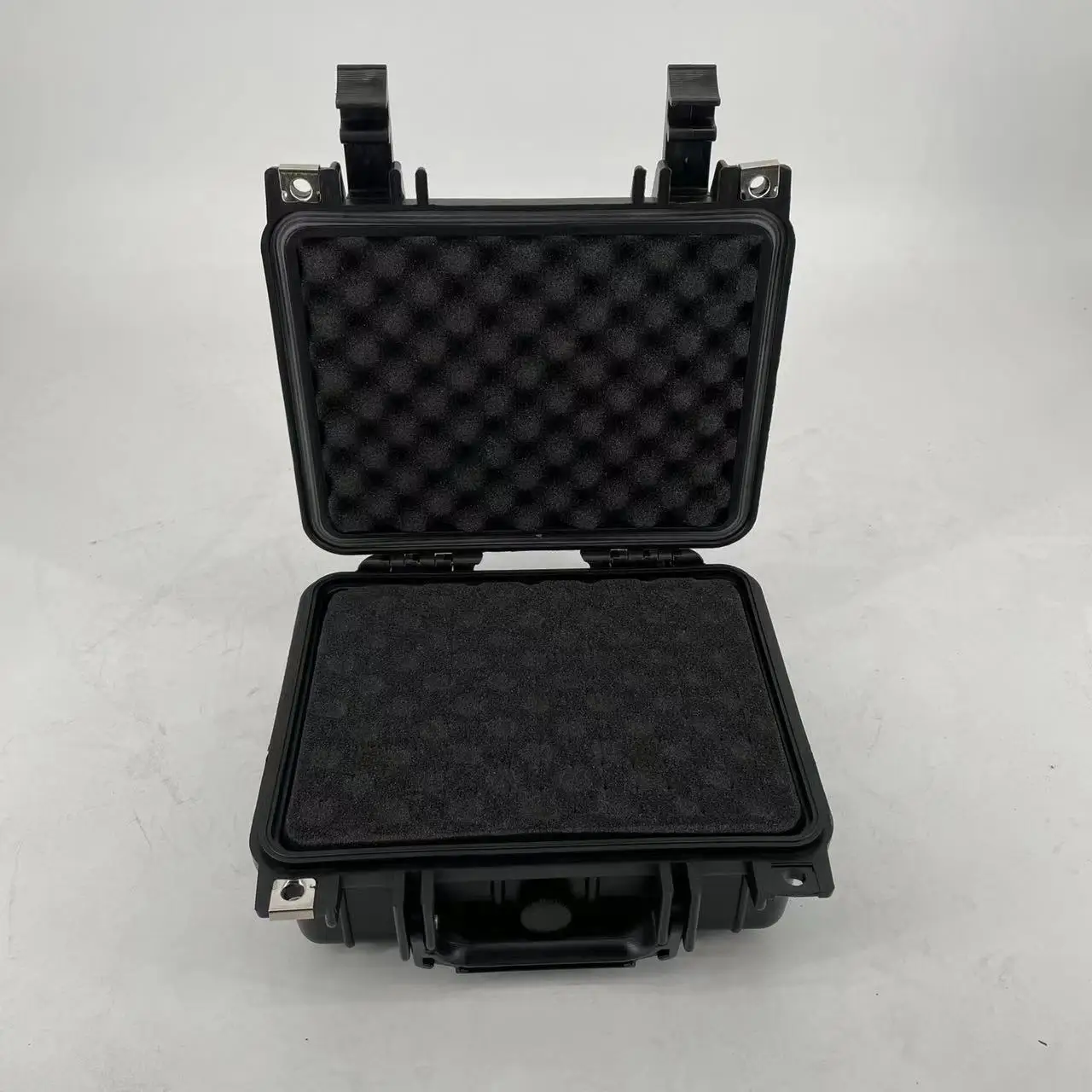 DPC028 High Quality Injection Mold Hard Plastic Waterproof and Dustproof Equipment Case with Customized Foam