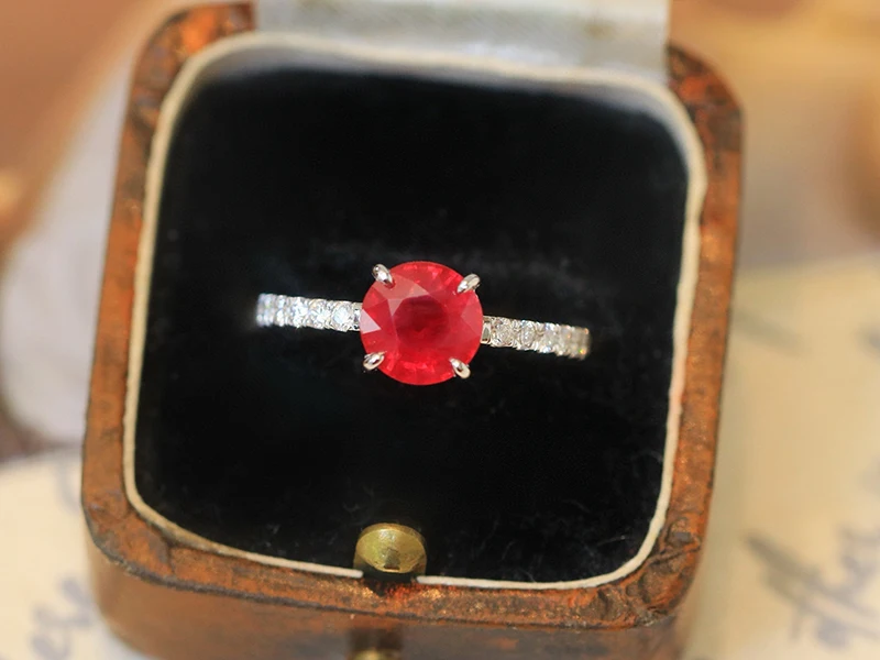LUOWEND 100% 18K White Gold Rings Fashion INS Style Shiny Diamond Natural Ruby Engagement Ring for Women High Party Jewelry