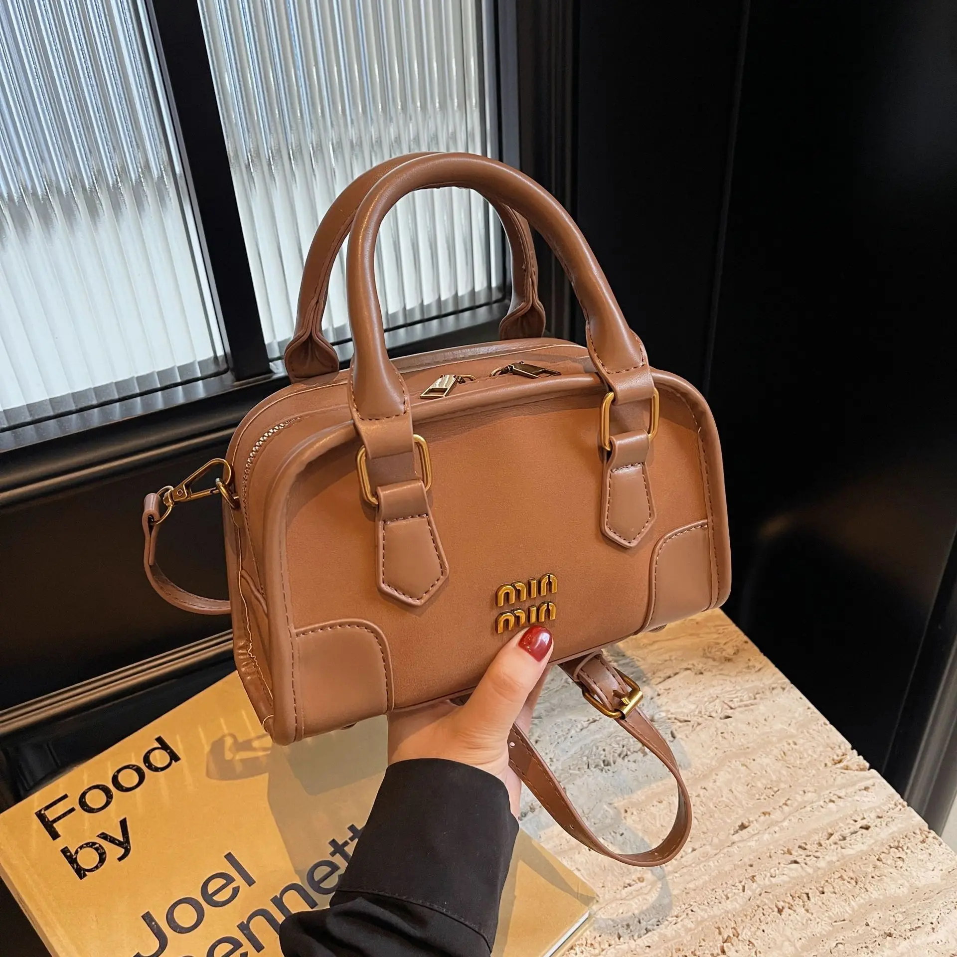 

2025 Vintage Handbag - Retro Crossbody/Underarm Purse with Soft PU Leather, Timeless Solid Color, Perfect for Office & Daily