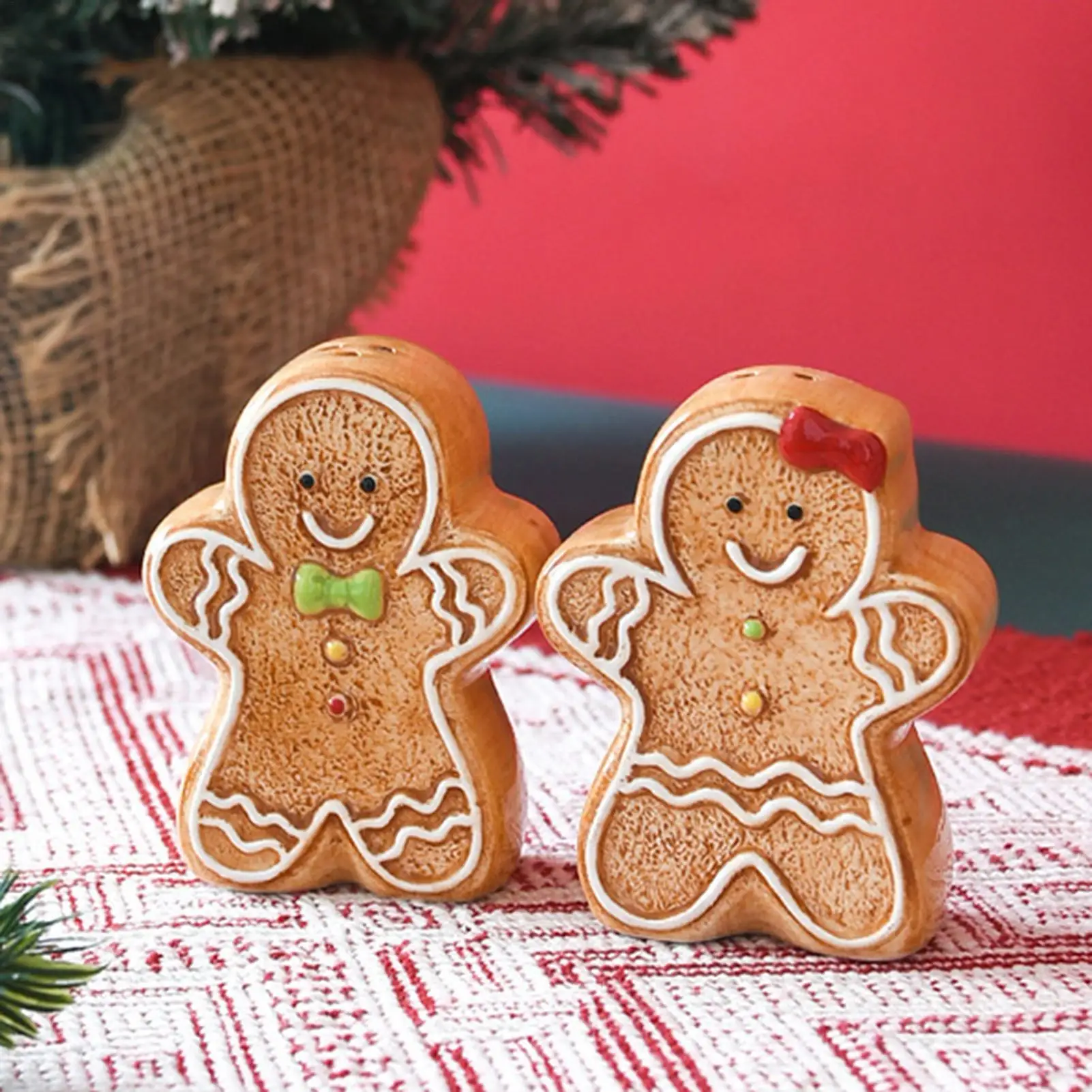 2pcs Gingerbread Salt Pepper Shakers Cute Seasoning Jars Sugar Dispenser Kitchen Christmas Decorations Holiday Novelty Gift