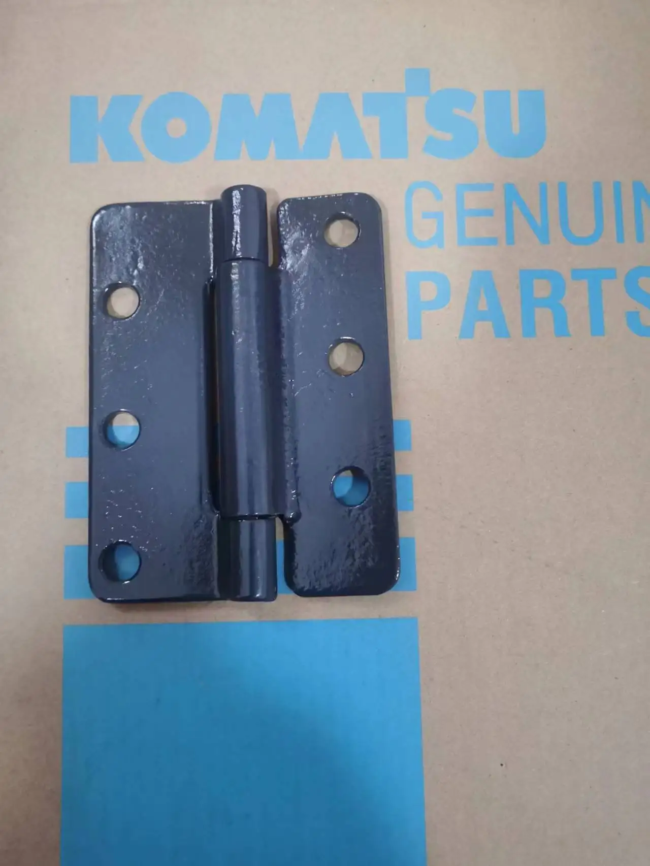 Suitable for Original Cab Door Hinge of Komatsu Excavator PC130/200/220/360/400/450-7 Points Black and Yellow