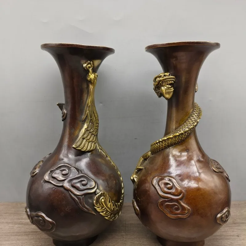 A pair of antique-style gilded dragon and phoenix vases made of pure copper, home decoration collectibles