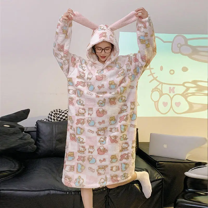 Immagine del fumetto caldo Cinnamoroll Pigiama da donna Kuromi anime Stile Kawaii Giovani donne Abbigliamento per la casa T-shirt per adolescenti Pigiama con cappuccio