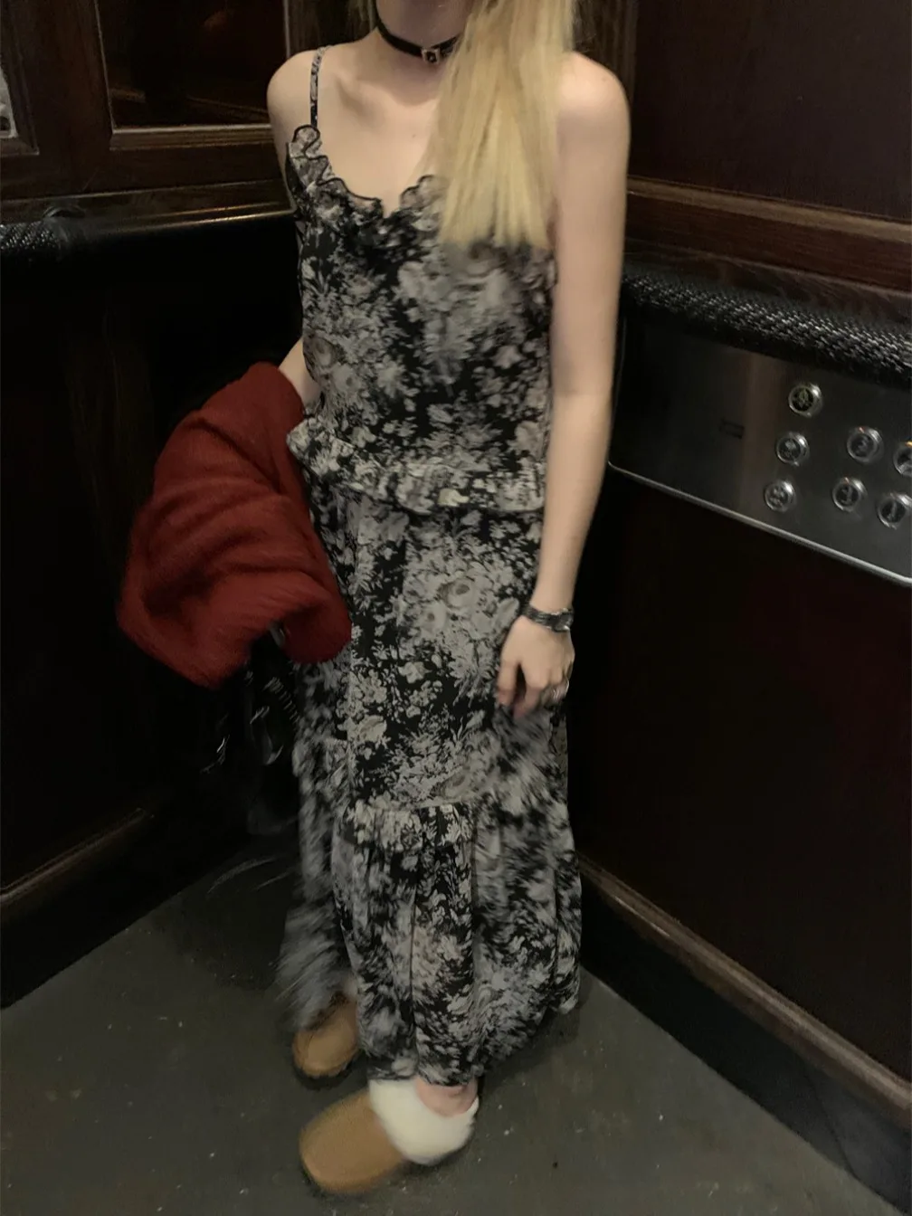 

Женское летнее платье больших размеров с цветочным принтом, открытыми плечами, длинное, свободного кроя, с поясом, с эффектом похудения, базовое, без рукавов