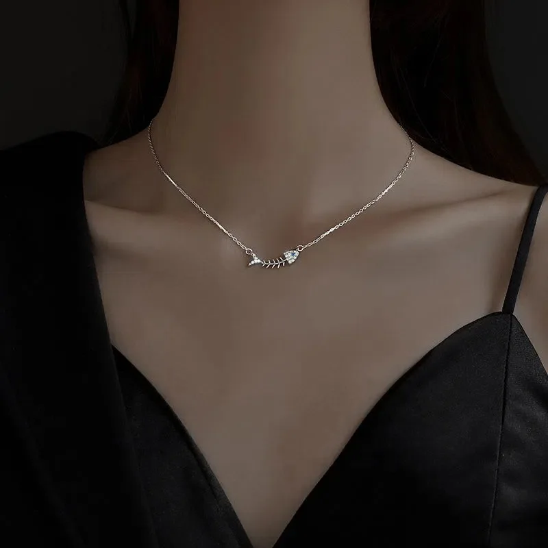 New Fashion Silver Color Fish Bones Pendant Necklace for Women Girl Shiny Crystal Clavicle Chain Necklace Jewelry Gifts