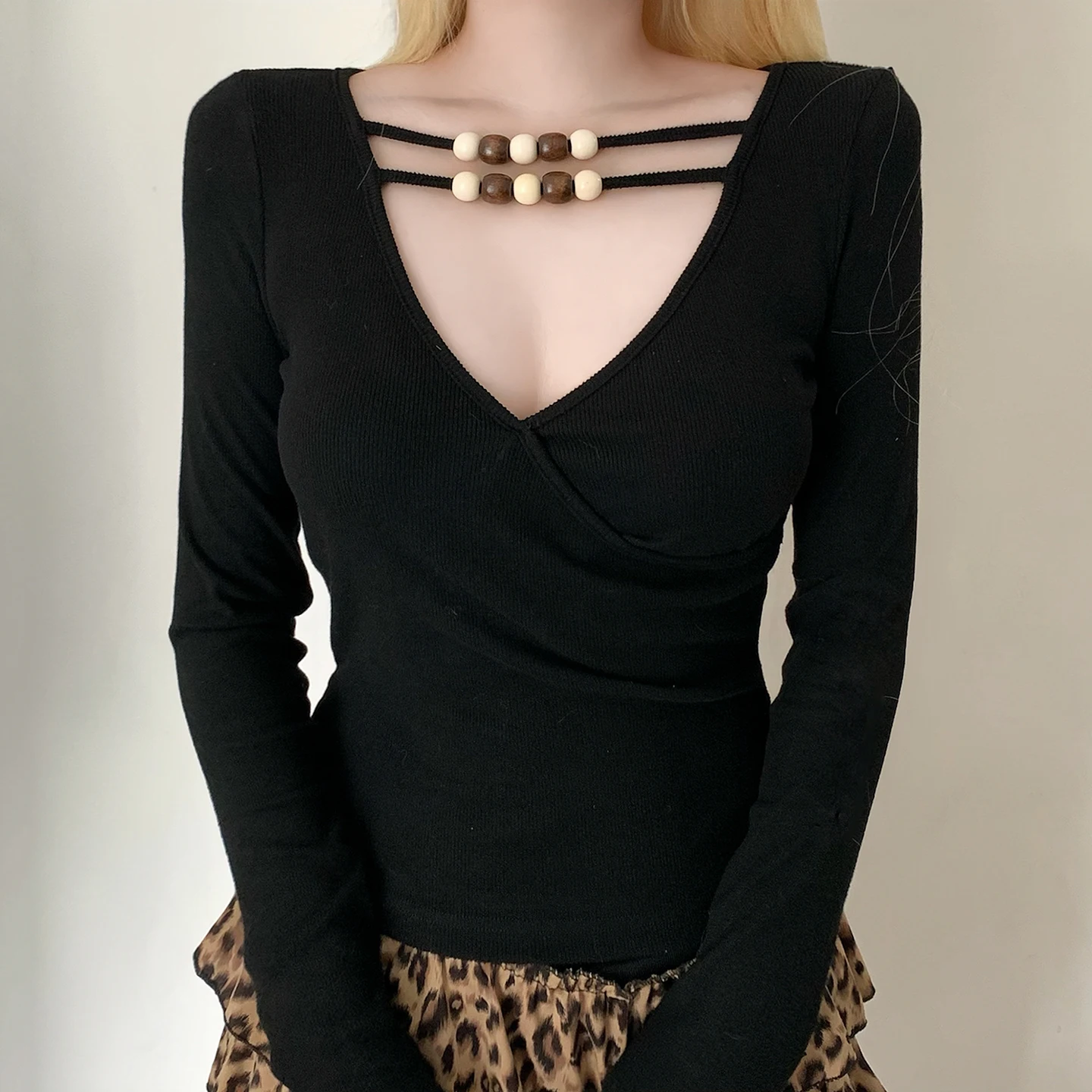 Holiday Vintage Beaded T Shirts Casual Basic Slim Deep V-Neck Long Sleeve Tees Women 2025 Autumn Spring Fashion Streetwear Lady