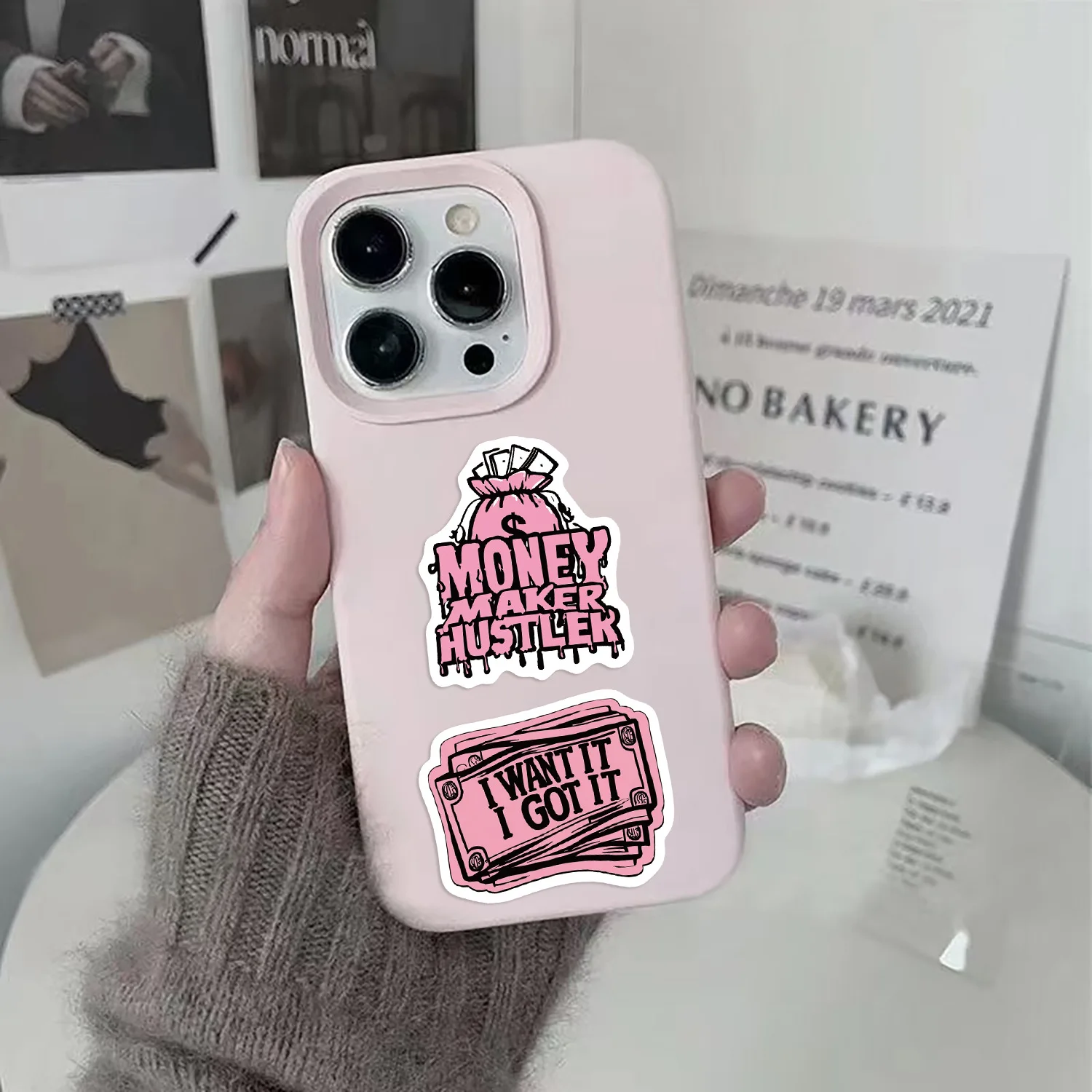 50 SZTUK Różowych Naklejek z Motywem Pieniędzy DIY na Telefon Gitarę Laptop Notatnik Walizkę Butelkę na Wodę Wodoodporne Naklejki Zabawki