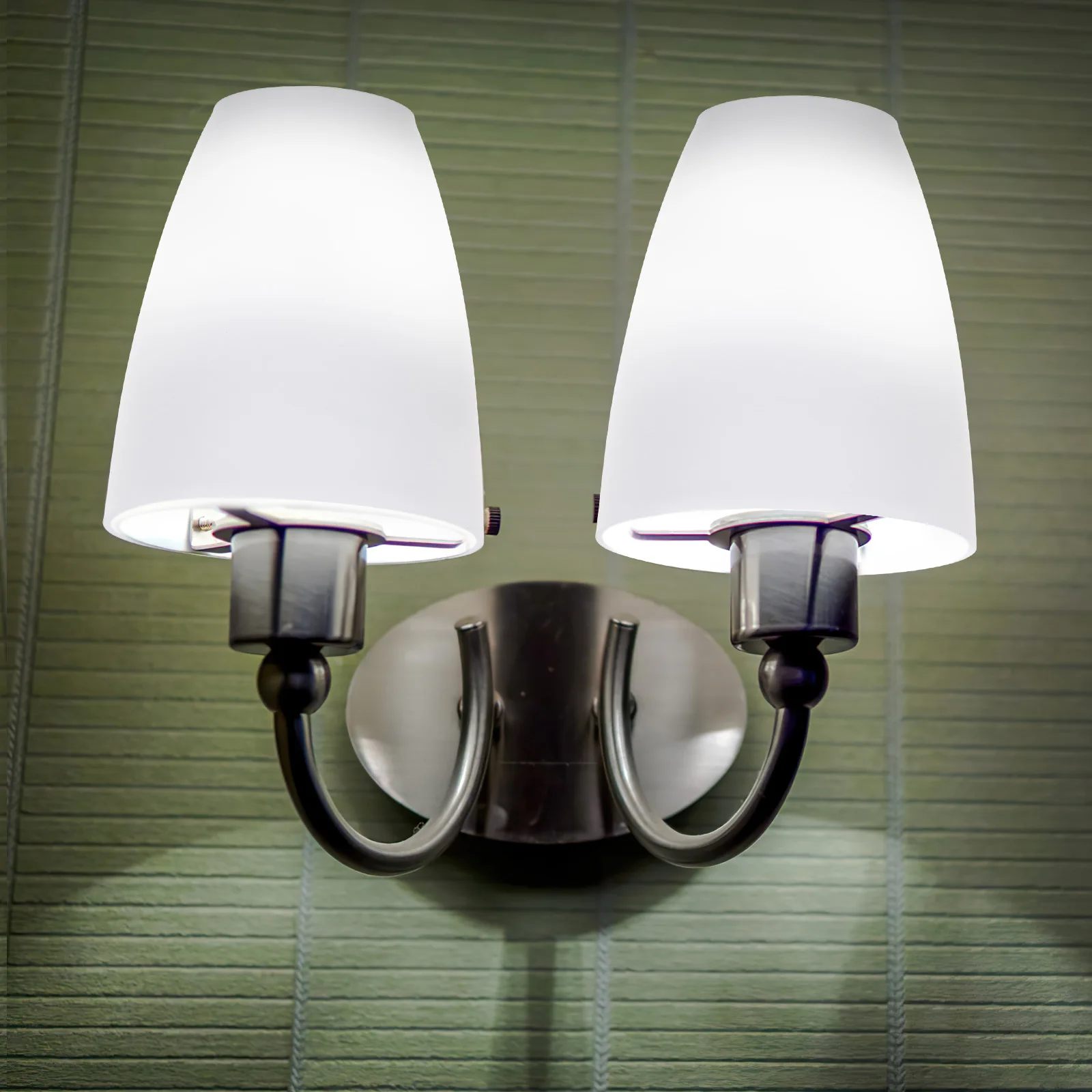 

2pcs Plastic Lampshade White Small Cover 30mm Mouth E14 Desk Bedside Table Lamp Light Shades Home Lighting Accessories