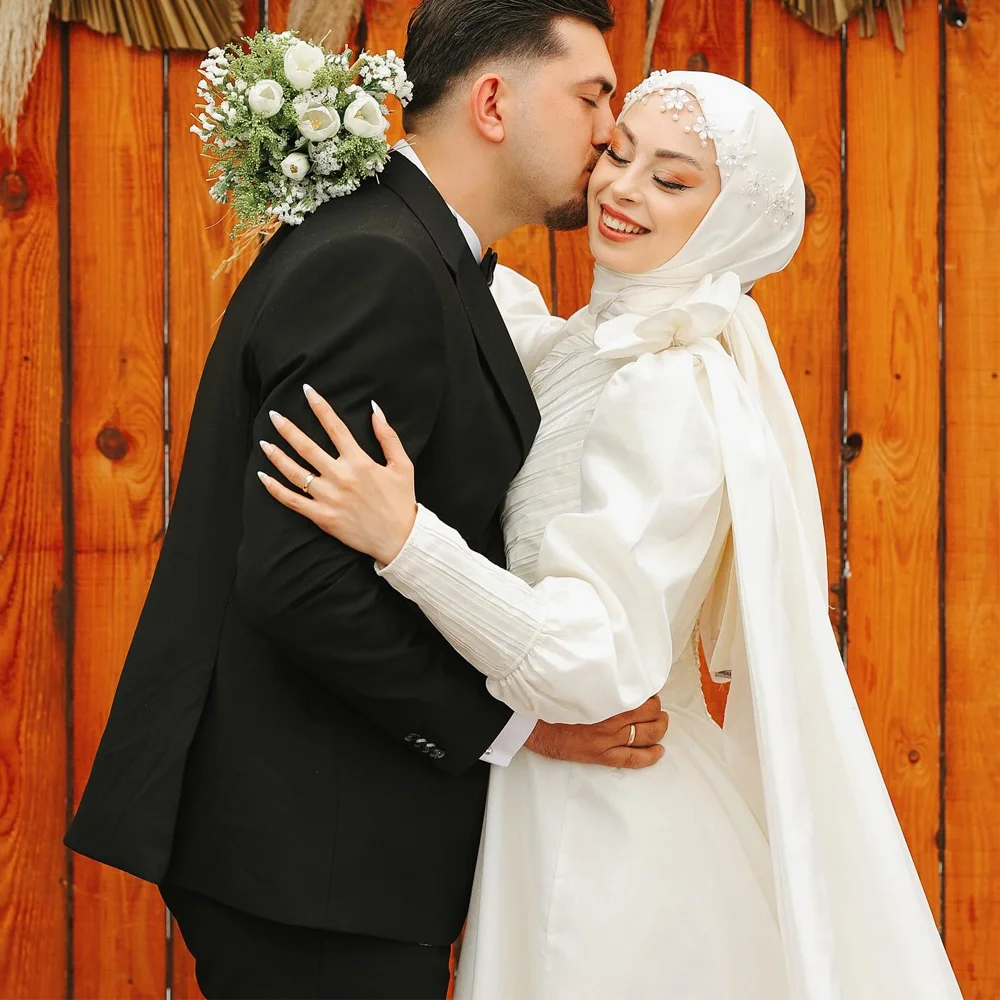 YCJ Muslim Wedding Dresses A Line High Collar Bridal Grown Pleat Zipper Sweep Train Customized Wedding Party Vestido de novia