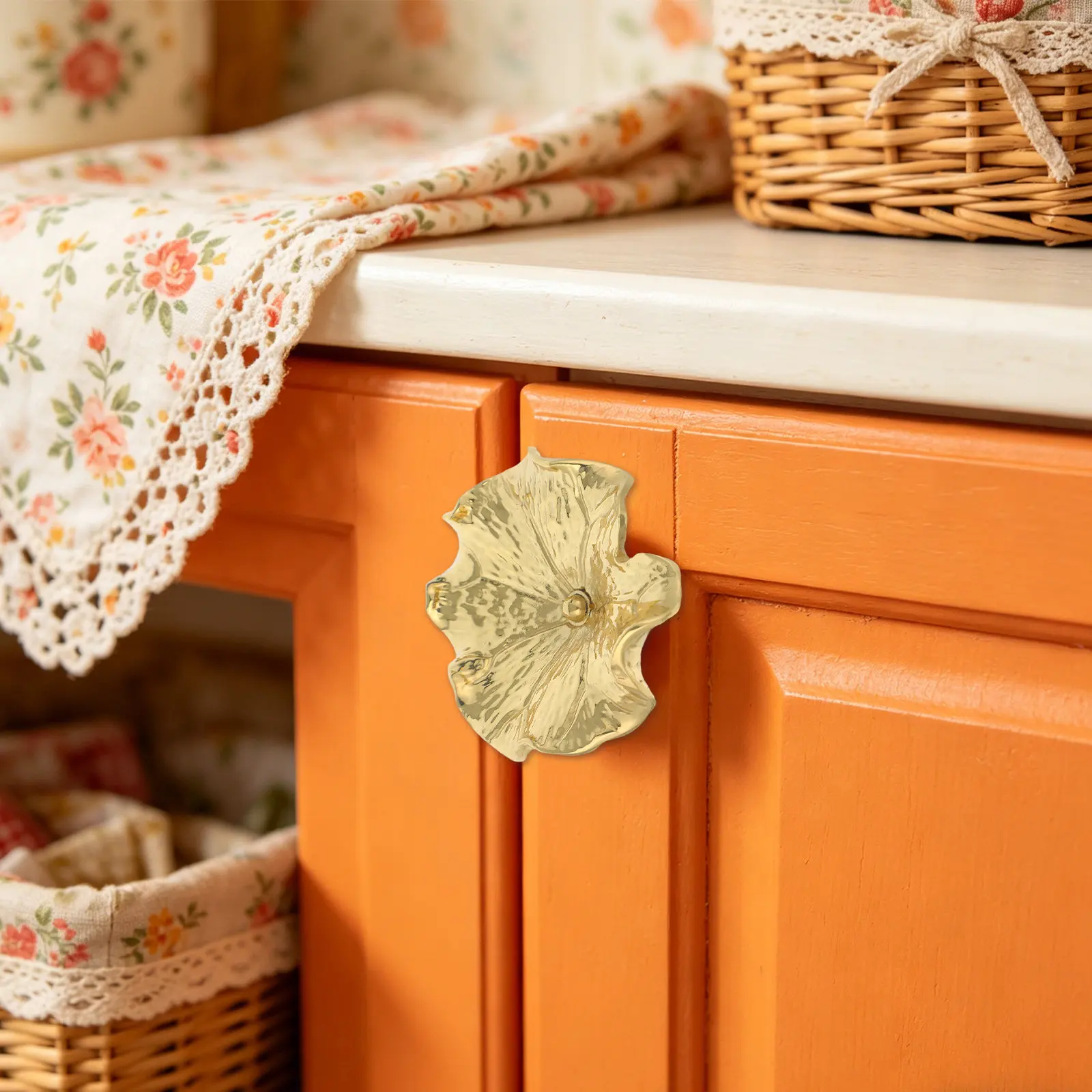 Yellow Brass Flower Drawer Handle Lotus Leaf Cabinet Knobs Vintage Gold Furniture Pull Kitchen Bedroom Shoe Cabinet