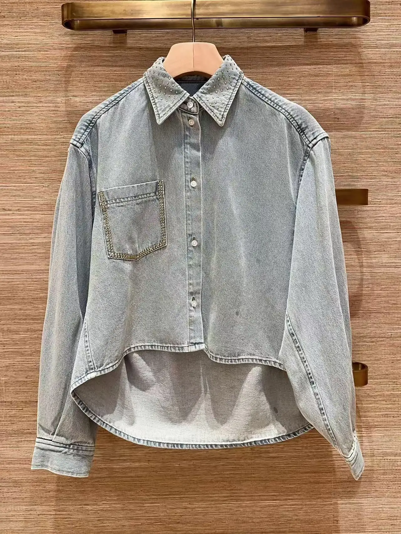 

Casual Washed Denim Shirt Jacket Loose Fit Rhinestone Early Spring 2026 New Style Women's Cotton Long Sleeve Collar