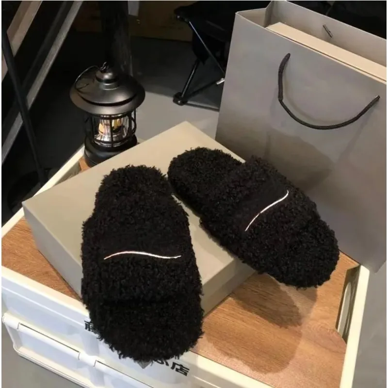 New in Womens Slippers Ladies Winter Wool Slides Fur Fluffy Furry Warm Sandals Comfortable Fuzzy Girl Flip Flop Slipper