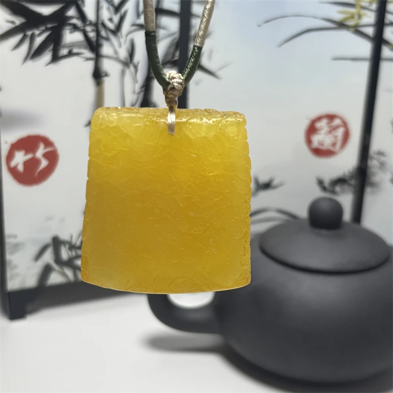 Chicken Oil Yellow Honey Wax Tiger Brand Pendant, Male Old Honey Chicken Oil Yellow Pretty Color Handheld Necklace Pendant
