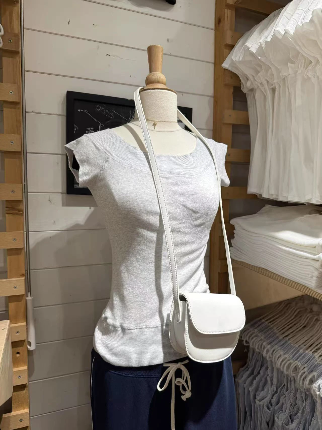 グレー コットン スリム 半袖 Tシャツ レディース 夏 リブ編み スクープネック ベーシック Tシャツ プレッピースタイル スイート シンプル Y2K トップス ティー 新作