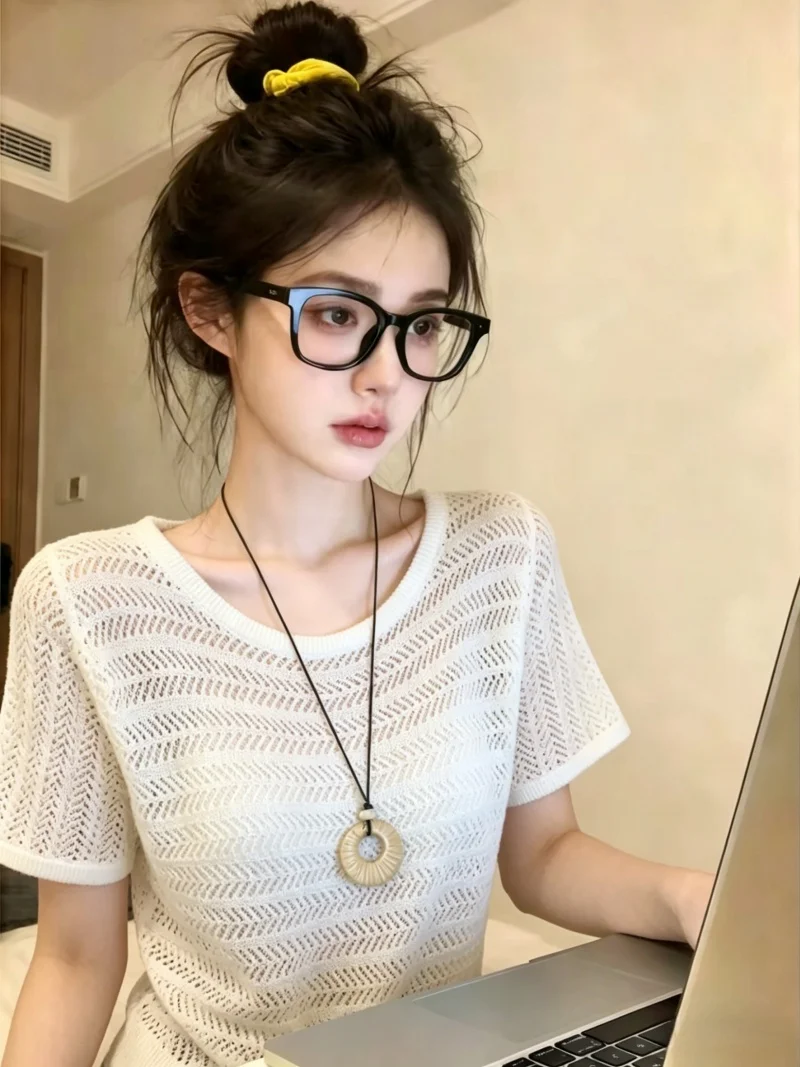 

Retro Hollow out round Neck Short Sleeve Knitted Sweater Women's Summer Unique Versatile Top Self Preservation Style Korean V...