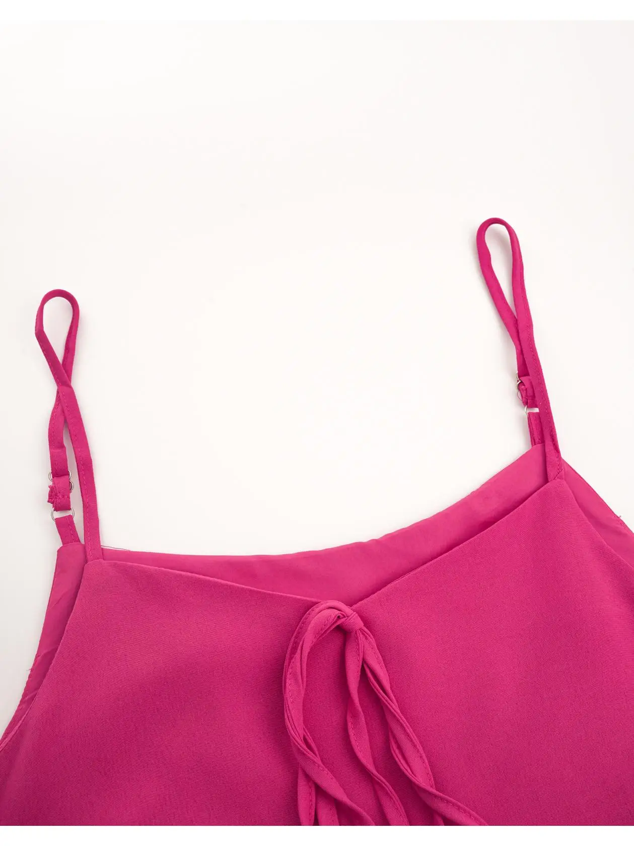 핫 핑크 스트랩 쉬폰 크롭 탑 여성 여름 새 스타일 도파민 패션 짧은 섹시한 탑 통근 스타일 솔리드 컬러