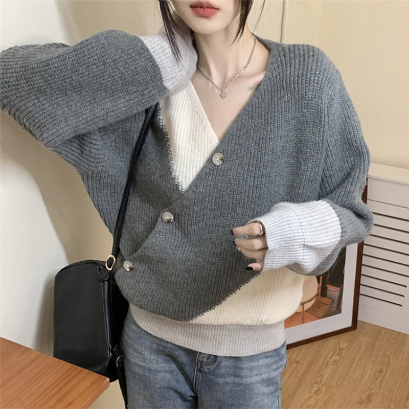 

V-neck Contrast Color Knit Sweater Women's Autumn and Winter New Knitted Cardigan Chic Design Buttons Long-Sleeve Knitwear 28053