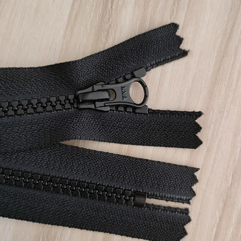 

30pcs/Lot Resin YKK Zipper 5# 25cm 30cm 35cm Close End Black White Collar Pocket Boots Handbag Craft Diy Tailor Sewing Accessory
