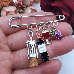 New Fashion Mini Cute Red Wine Glass Pair Pin Red Wine Bottle Cup Brooch Enamel Pin Couple Best Friend Pin