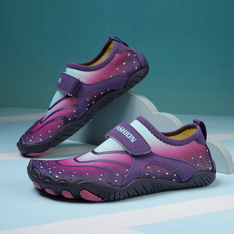 

A pair of children's four-season indoor soft-bottom fitness shoes, outdoor slip-resistant water shoes, sizes 35-42，WK-219