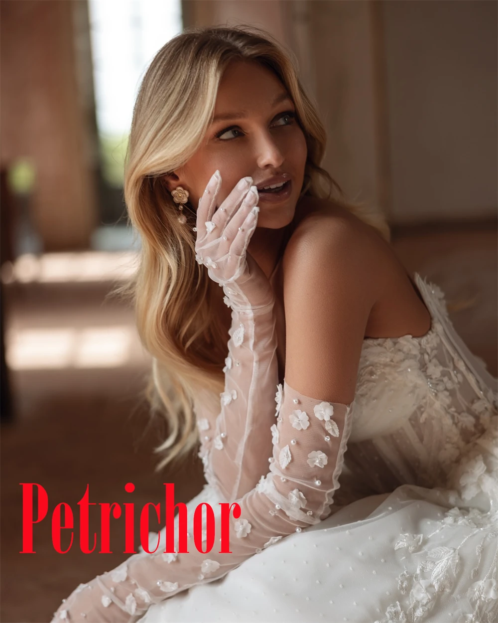 Personalizado de alta qualidade apliques sem alças manga destacável mangas compridas vestido de casamento requintado capela trem vestidos de noiva