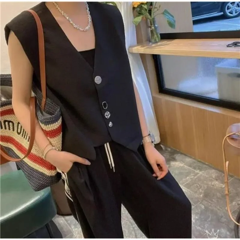 

Summer V-Neck Vest Women Thin Loose Waistcoat Single Breasted Sleeveless Blazer Female Slim Irregular Short Vests Femme Q189