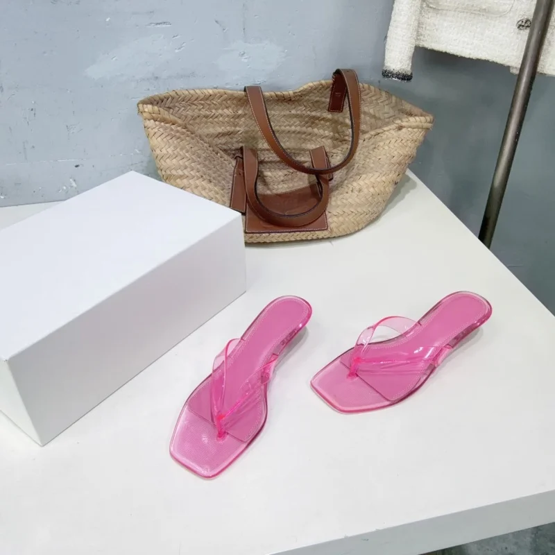 

Women’s flat slippers, 2026 summer new collection, resort-style, gel-textured high heels, suitable for outdoor wear.