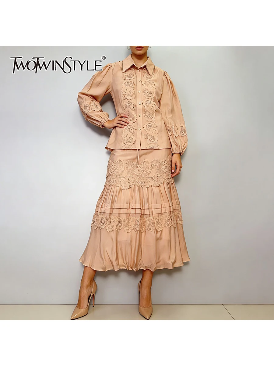 

TWOTWINSTYLE Loose Spliced Appliques Two Piece Sets for Women Lapel Long Sleeves Top High Waist Patchwork Folds Skirt Set Female