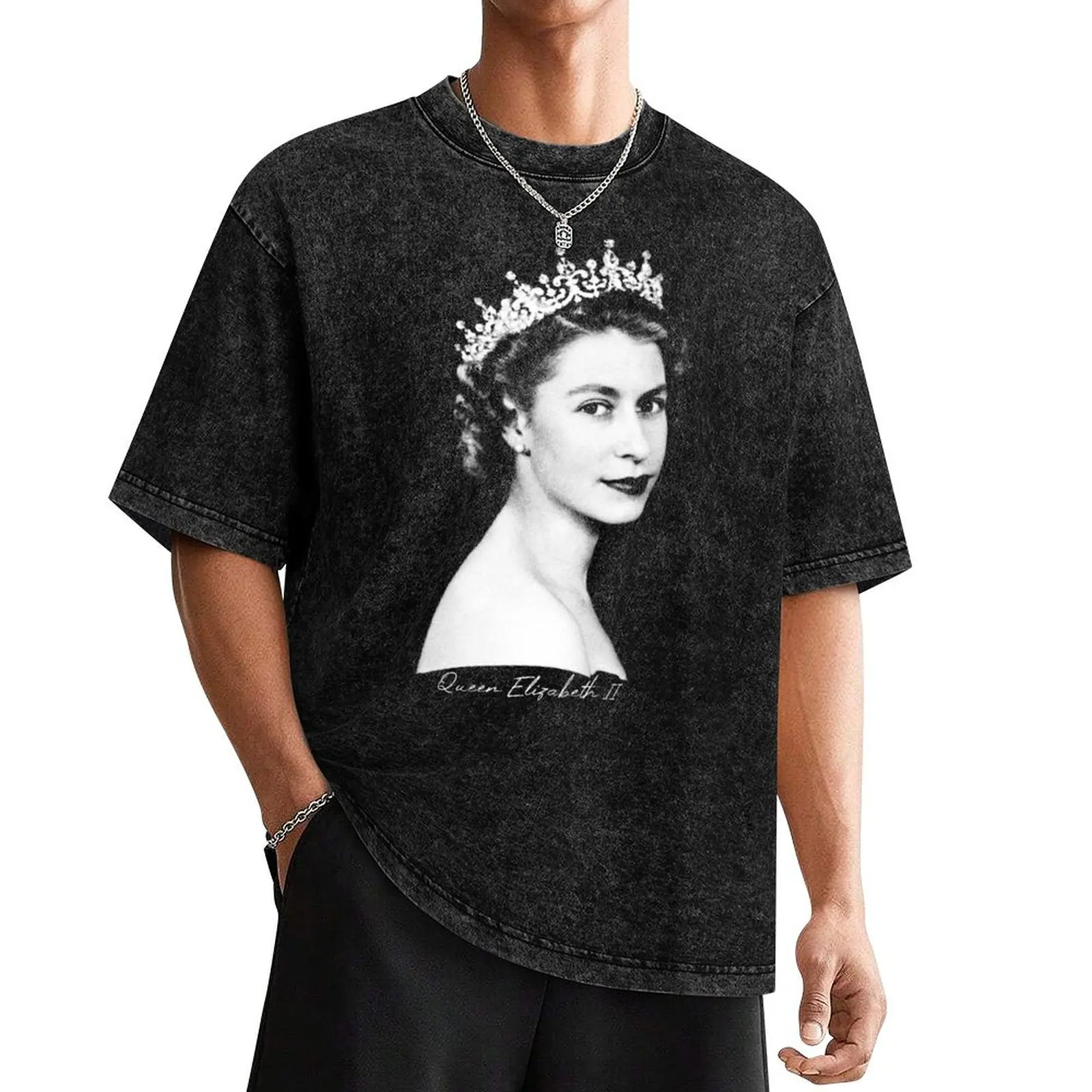 Queen Elizabeth II - Retro T-Shirt shirts graphic tees Clothing t shirts for men cotton