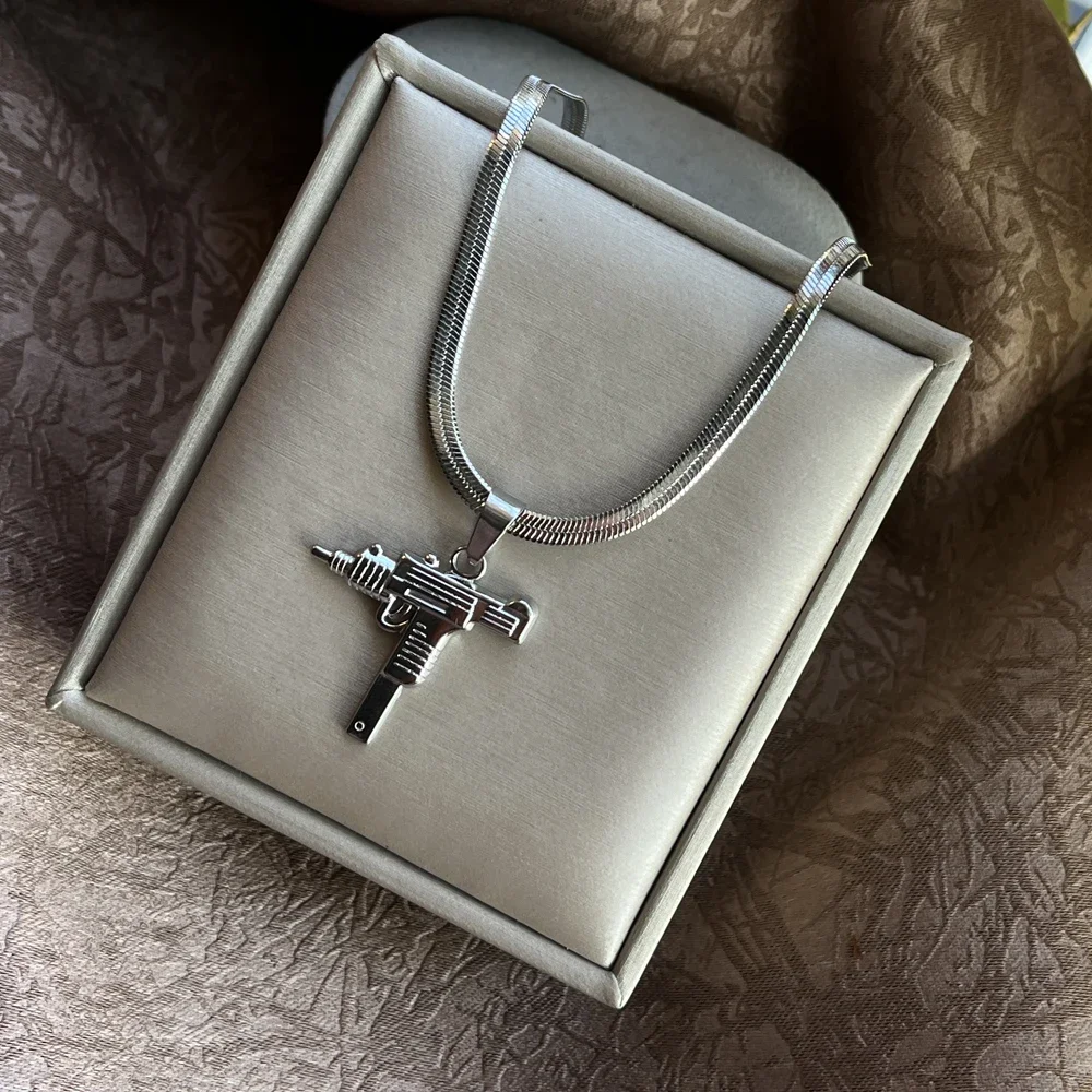 Gun Pendant Necklaces Gold Color Army Style Male Long Chain Pistol Submachine Gun Necklaces for Women Men Hiphop Jewelry Gift