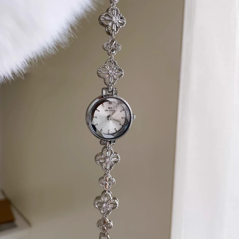 Luxury Silver bracelet Lady Simple dial quartz movement waterproof women's watch Fashion bracelet Ladies' watch birthday gift