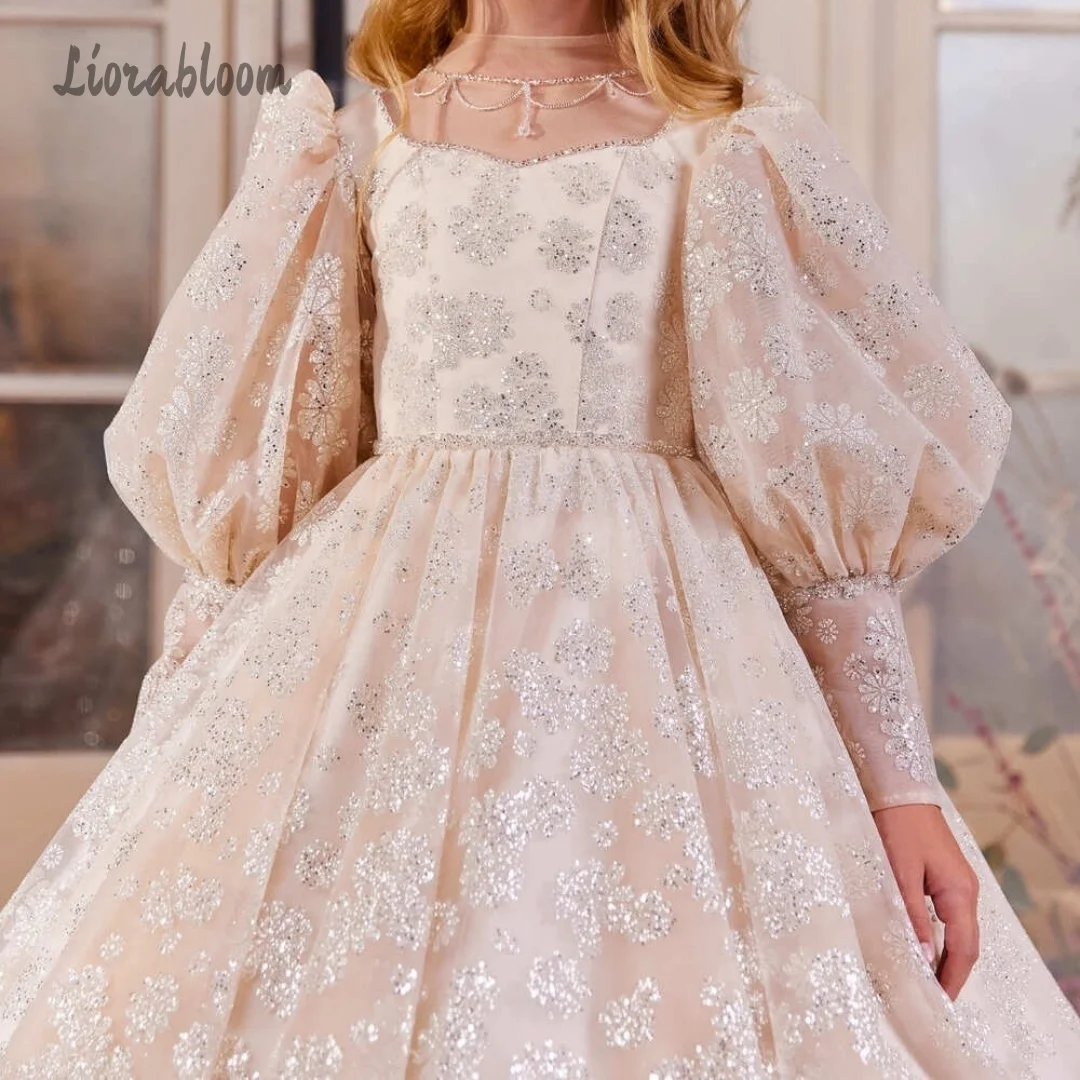Abito da damigella d'onore su misura con spalline, stile regale, maniche a sbuffo, abito voluminoso per feste di matrimonio
