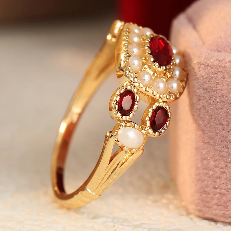 Vintage-Ring für Damen mit Eingelegten Imitationsperlen und Roten Zirkonia, Ethnischer Goldfarben-Geometrie-Schmuck für Alltag und Partys, Jubiläumsgeschenk – Detail 3