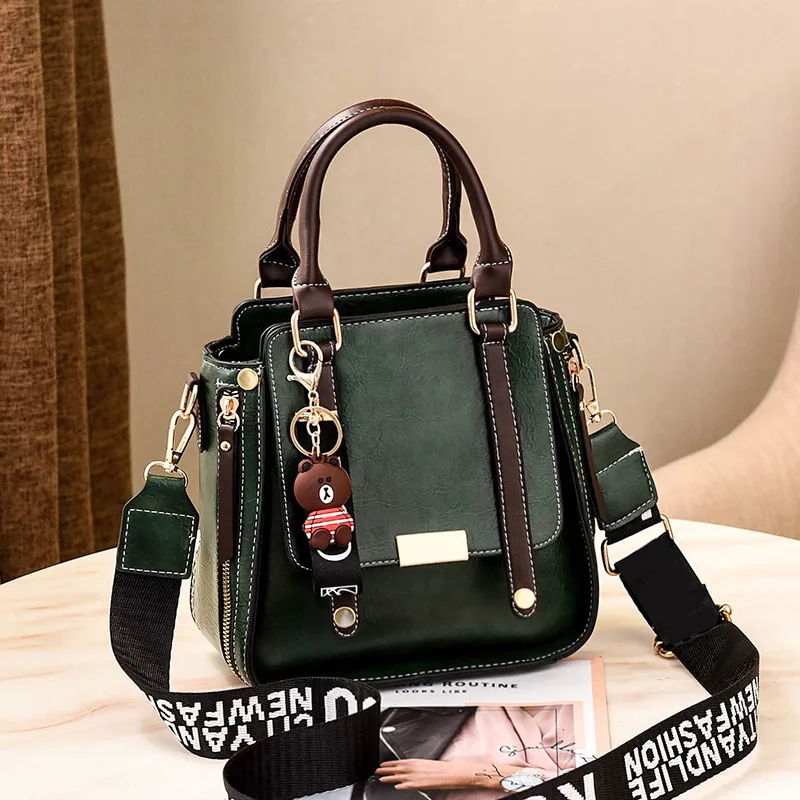 

2025 New Retro Women's Handbag Korean Simple and Casual Tote Bag Temperament Ladies One Shoulder Crossbody Bag Small square bag